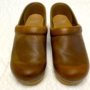 Dansko professional brown leather clog